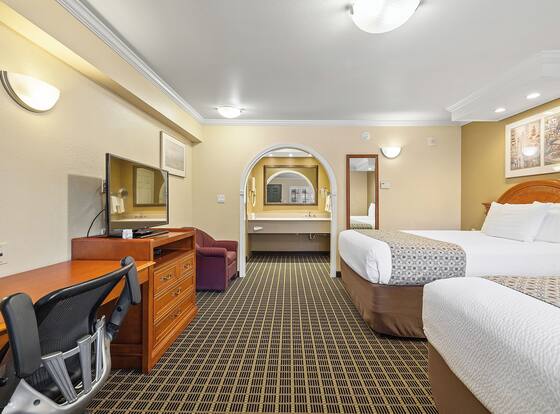 Alexis Park Hotel is a family friendly hotel in San Francisco, California (CA)