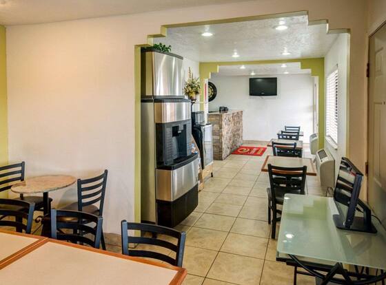 Econo Lodge East is a family friendly hotel in Albuquerque, New Mexico (NM)