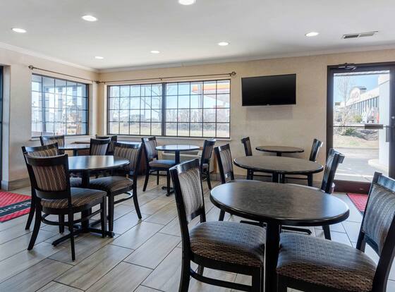 Econo Lodge is a family friendly hotel in Lexington, Kentucky (KY)