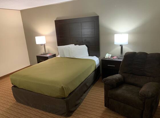 SureStay by Best Western Massena is a family friendly hotel in Akwesasne, New York (NY)