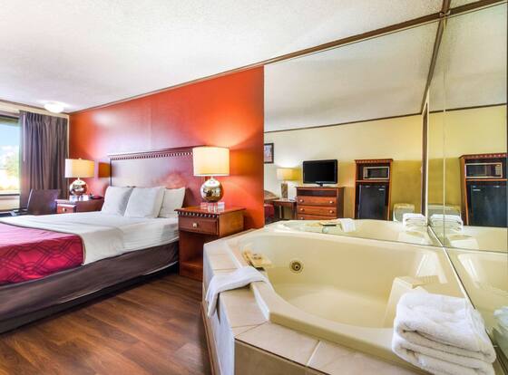 Econo Lodge Norwalk is a family friendly hotel in Norwalk, Ohio (OH)