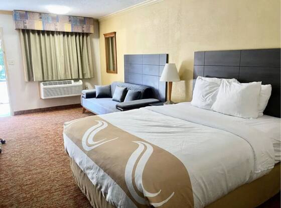  Hibiscus Inn & Suites is a family friendly hotel in Smithville, New Jersey (NJ)