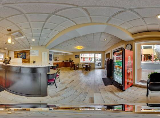 Econo Lodge Beach and Boardwalk is a family friendly hotel in Atlantic City, New Jersey (NJ)