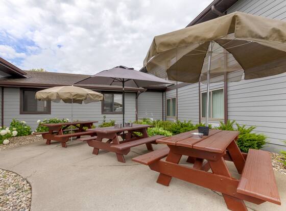 Clarion Pointe Tomah is a family friendly hotel in Tomah, Wisconsin (WI)