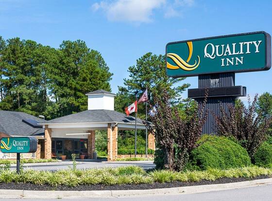 Quality Inn Petersburg Near Fort Gregg-Adams is a family friendly hotel in Petersburg, Virginia (VA)