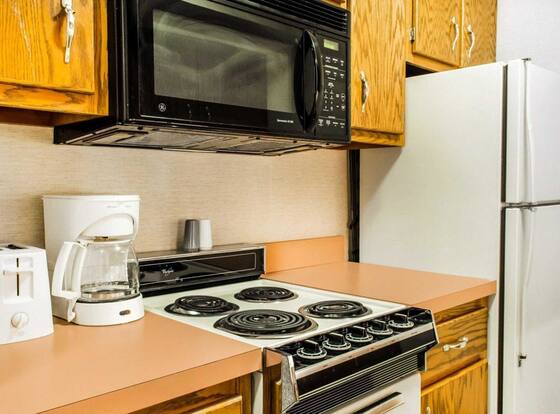 Econo Lodge Mifflintown is a family friendly hotel in Mifflintown, Pennsylvania (PA)