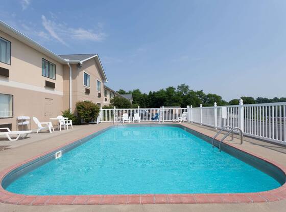 Ramada by Wyndham Tell City is a family friendly hotel in Tell City, Indiana (IN)