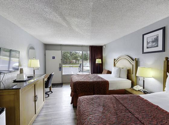 Days Inn by Wyndham Orlando Downtown is a family friendly hotel in Orlando, Florida (FL)
