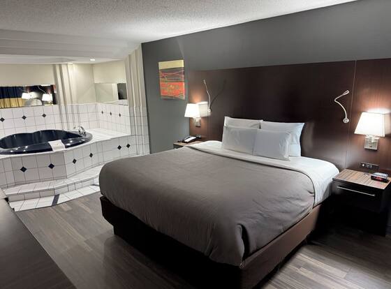 Quality Inn and Suites Livonia is a family friendly hotel in Livonia, Michigan (MI)