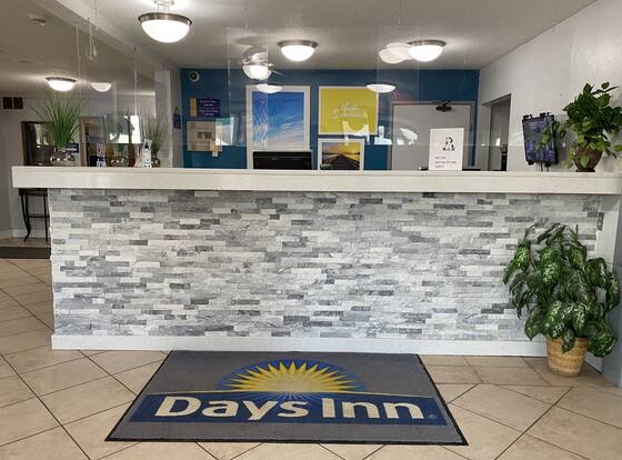 Days Inn by Wyndham Oglesby/ Starved Rock is a family friendly hotel in Oglesby, Illinois (IL)