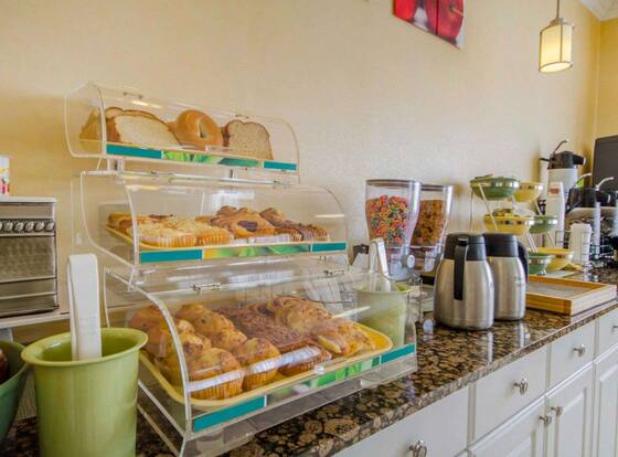 Quality Inn East is a family friendly hotel in Evansville, Indiana (IN)