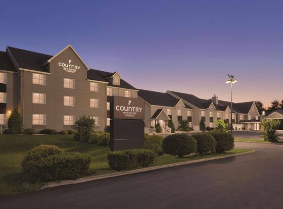 Country Inn & Suites by Radisson, Roanoke, VA is a family friendly hotel in Roanoke, Virginia (VA)