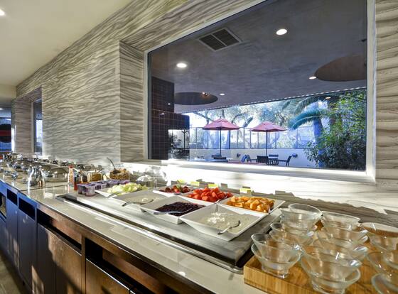 DoubleTree by Hilton Phoenix North is a family friendly hotel in Phoenix, Arizona (AZ)