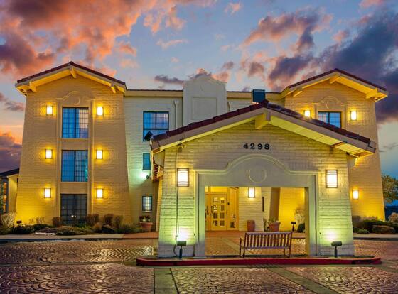La Quinta Inn by Wyndham Santa Fe is a family friendly hotel in Santa Fe, New Mexico (NM)