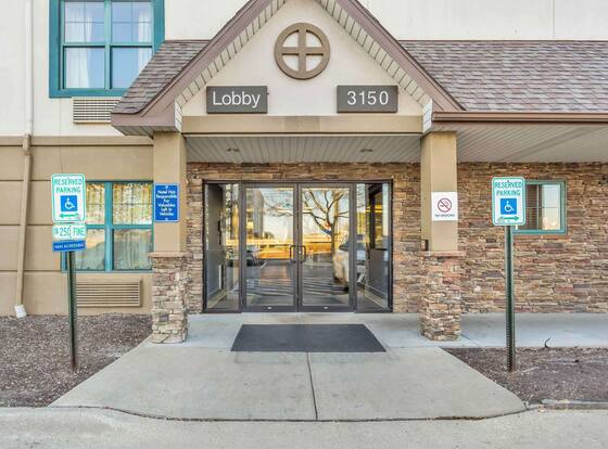 Extended Stay America Select Suites Chicago Downers Grove is a family friendly hotel in Downers Grove, Illinois (IL)