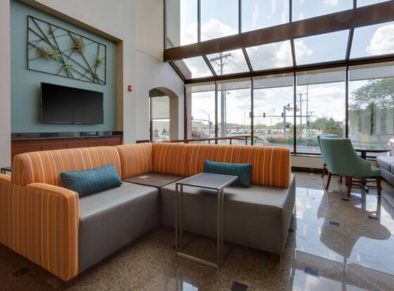 Drury Inn & Suites Columbia Stadium Boulevard is a family friendly hotel in Columbia, Missouri (MO)