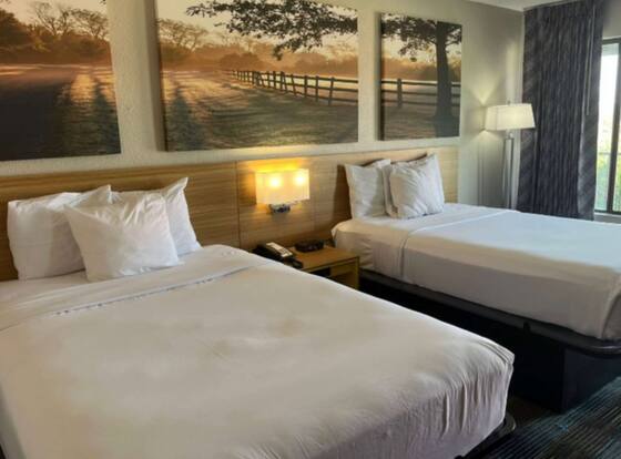 Days Inn & Suites by Wyndham Mobile is a family friendly hotel in Mobile, Alabama (AL)