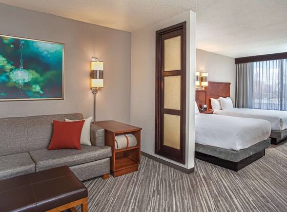 Hyatt Place Cincinnati/Blue Ash is a family friendly hotel in Sharonville, Ohio (OH)