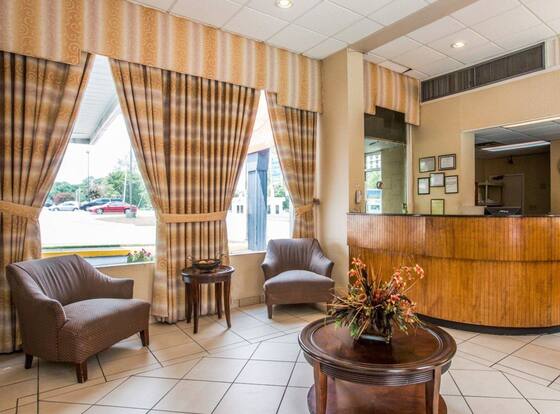 Econo Lodge is a family friendly hotel in East Point, Georgia (GA)
