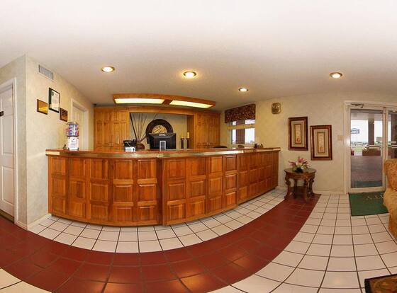 Quality Inn Russellville I-40 is a family friendly hotel in Russellville, Arkansas (AR)