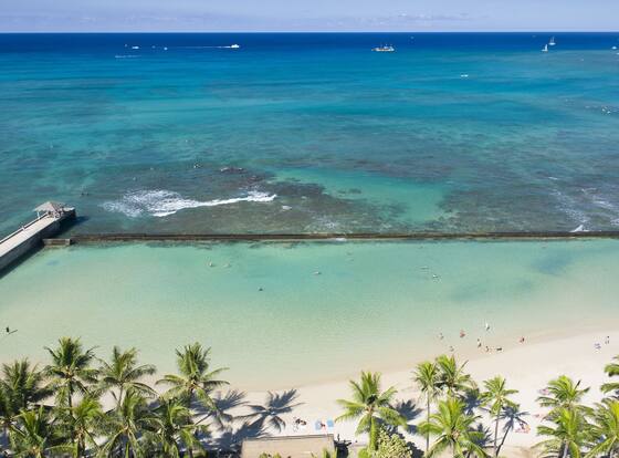 The Twin Fin Hotel is a family friendly hotel in Honolulu, Hawaii (HI)
