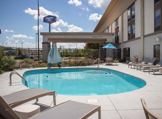 Hampton Inn Tuscaloosa-East is a family friendly hotel in Cottondale, Alabama (AL)