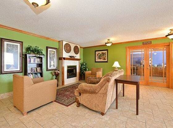 Quality Inn & Suites Grinnell near University is a family friendly hotel in Grinnell, Iowa (IA)