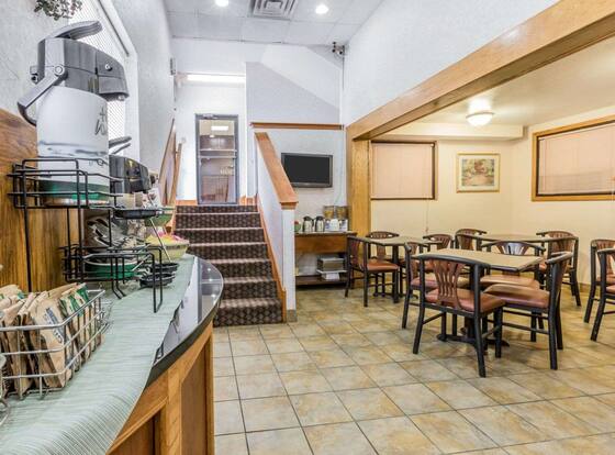 Quality Inn Pell City I-20 exit 158 is a family friendly hotel in Pell City, Alabama (AL)