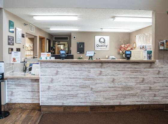 Quality Inn & Suites Watertown near Prairie Lakes Ice Arena is a family friendly hotel in Watertown, South Dakota (SD)