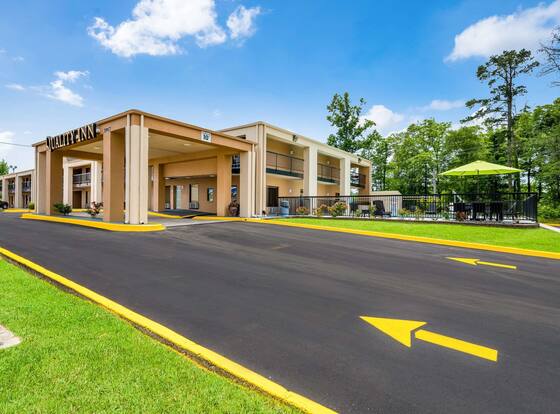 Quality Inn Cullman I-65 Exit 310 is a family friendly hotel in Cullman, Alabama (AL)