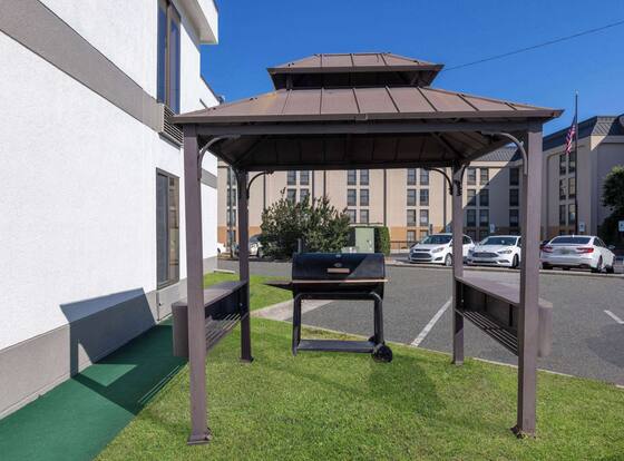 Days Inn & Suites by Wyndham Fort Bragg/Cross Creek Mall is a family friendly hotel in Fayetteville, North Carolina (NC)