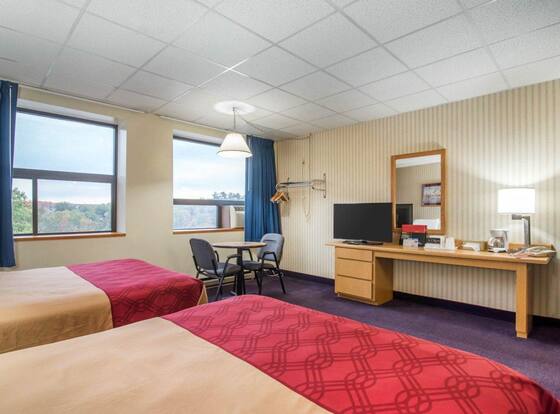 Econo Lodge is a family friendly hotel in Manchester, New Hampshire (NH)