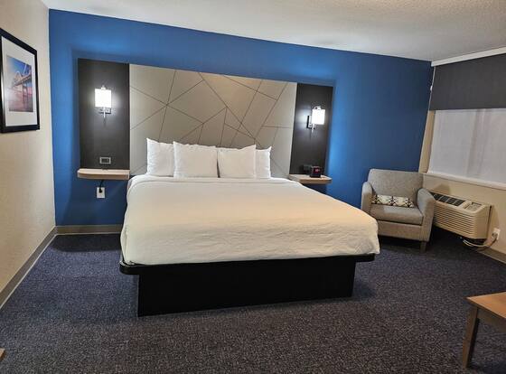 Baymont by Wyndham Davenport is a family friendly hotel in Davenport, Iowa (IA)