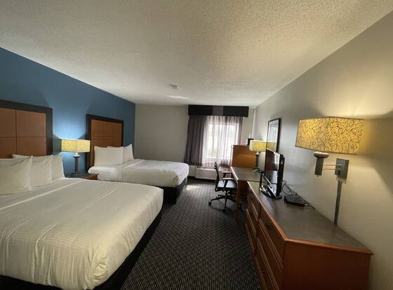 La Quinta Inn & Suites by Wyndham Baton Rouge Siegen Lane is a family friendly hotel in Baton Rouge, Louisiana (LA)