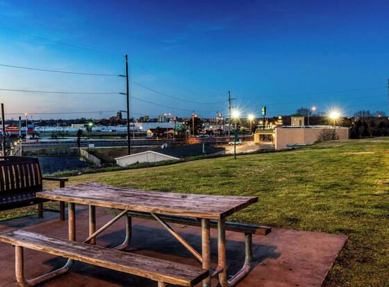 Baymont by Wyndham Meridian is a family friendly hotel in Meridian, Mississippi (MS)
