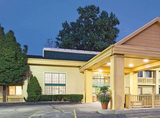La Quinta Inn by Wyndham Oshkosh is a family friendly hotel in Oshkosh, Wisconsin (WI)