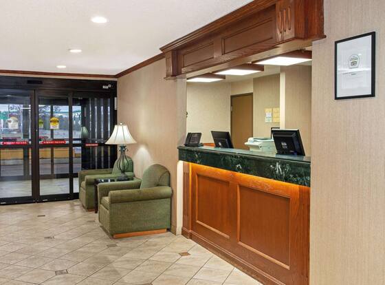 La Quinta Inn & Suites by Wyndham Stevens Point is a family friendly hotel in Stevens Point, Wisconsin (WI)