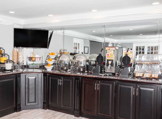 Baymont by Wyndham Glenview is a family friendly hotel in Glenview, Illinois (IL)