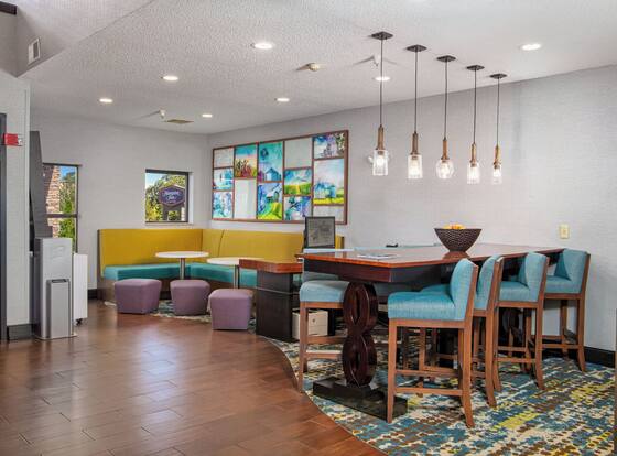 Hampton Inn Elkhart IN is a family friendly hotel in Elkhart, Indiana (IN)
