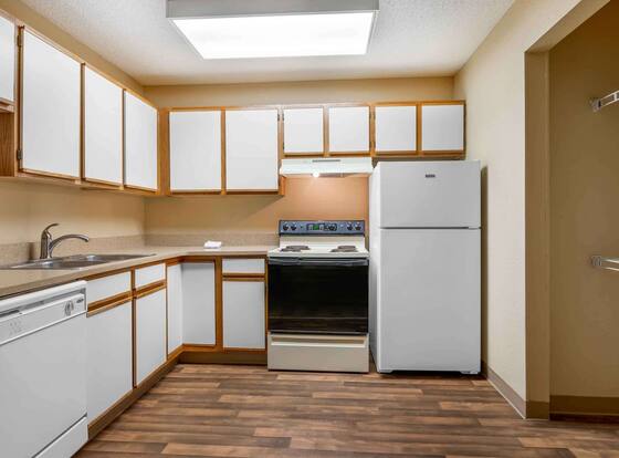 Extended Stay America Select Suites Providence Airport is a family friendly hotel in Warwick, Rhode Island (RI)