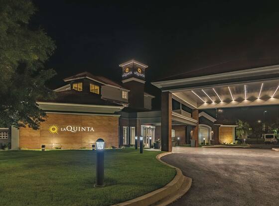 La Quinta Inn & Suites by Wyndham Oklahoma City Norman is a family friendly hotel in Norman, Oklahoma (OK)