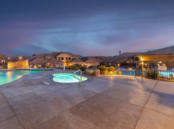 Beyond The Green 4 Bedroom Townhouse by RedAwning is a family friendly hotel in Washington, Utah (UT)