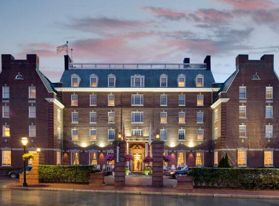 Hotel Viking is a family friendly hotel in Newport, Rhode Island (RI)