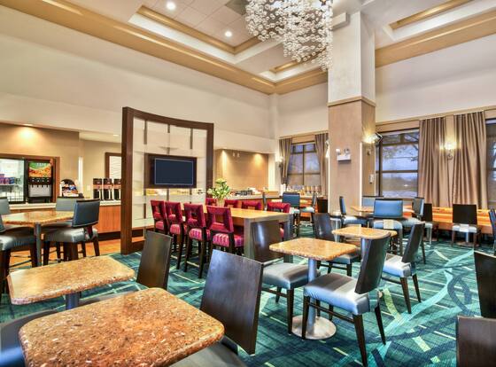 SpringHill Suites by Marriott Chicago Naperville/Warrenville is a family friendly hotel in Warrenville, Illinois (IL)