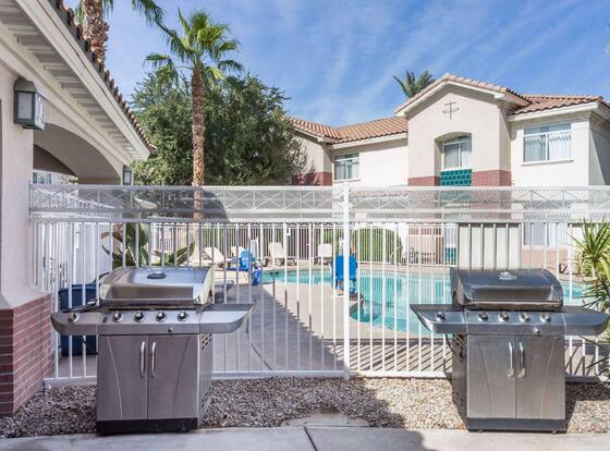Hawthorn Suites by Wyndham Chandler/Phoenix Area is a family friendly hotel in Chandler, Arizona (AZ)