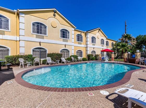 Quality Suites North is a family friendly hotel in Houston, Texas (TX)