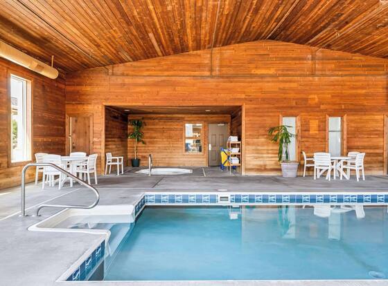 Comfort Inn Worland Hwy 16 to Yellowstone is a family friendly hotel in Worland, Wyoming (WY)