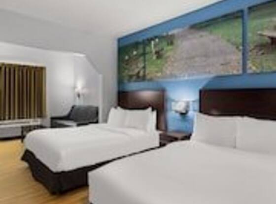 Clarion Pointe Hinesville near Fort Stewart is a family friendly hotel in Hinesville, Georgia (GA)