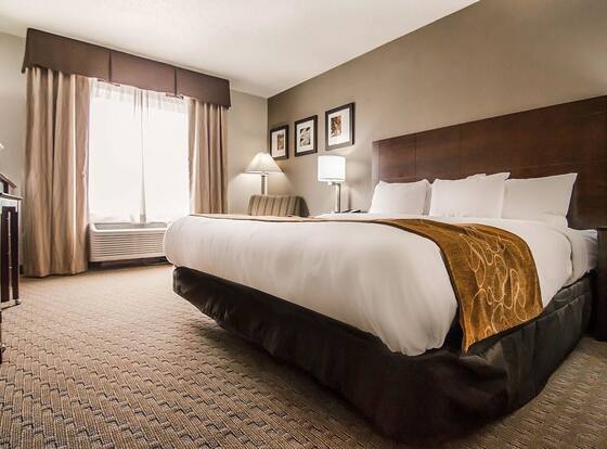 Quality Suites St. Joseph is a family friendly hotel in St. Joseph, Missouri (MO)