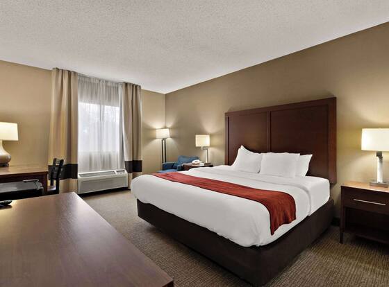 Comfort Inn Bordentown near NJ Turnpike is a family friendly hotel in Fieldsboro, New Jersey (NJ)